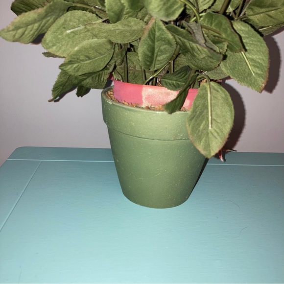 Faux Roses in Flower Pot - Picture 4 of 6